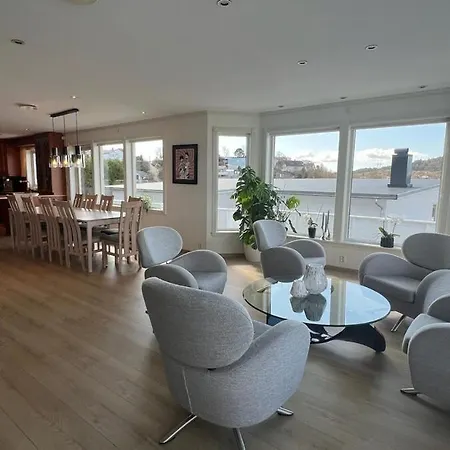 Villa With Heated Pool And Magnificent View Bergen