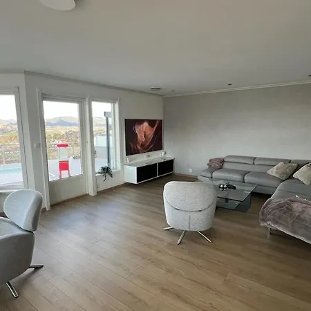 With Heated Pool And Magnificent View * ברגן
