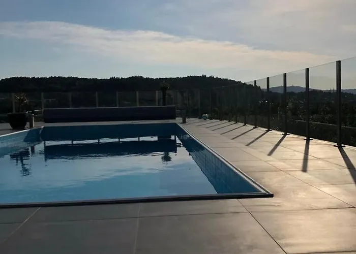 Вилла With Heated Pool And Magnificent View