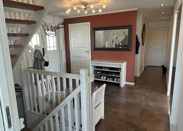 Вилла With Heated Pool And Magnificent View