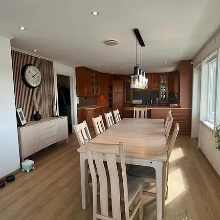 With Heated Pool And Magnificent View וילה