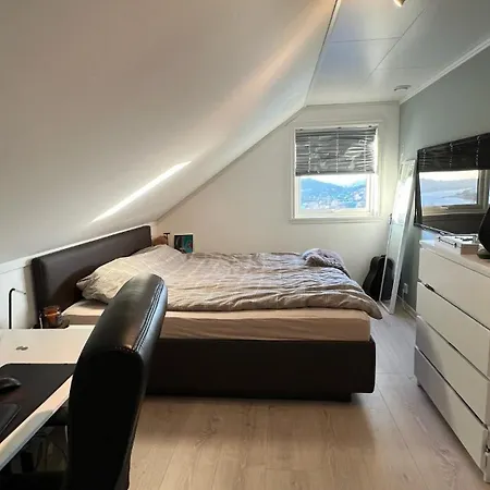 With Heated Pool And Magnificent View * ברגן