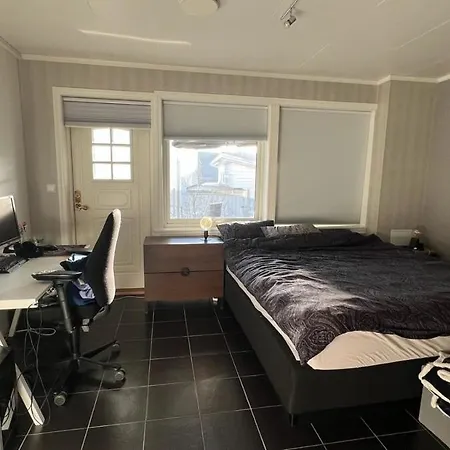 With Heated Pool And Magnificent View ברגן