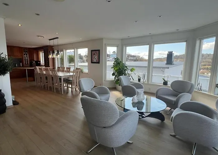 Villa With Heated Pool And Magnificent View Bergen